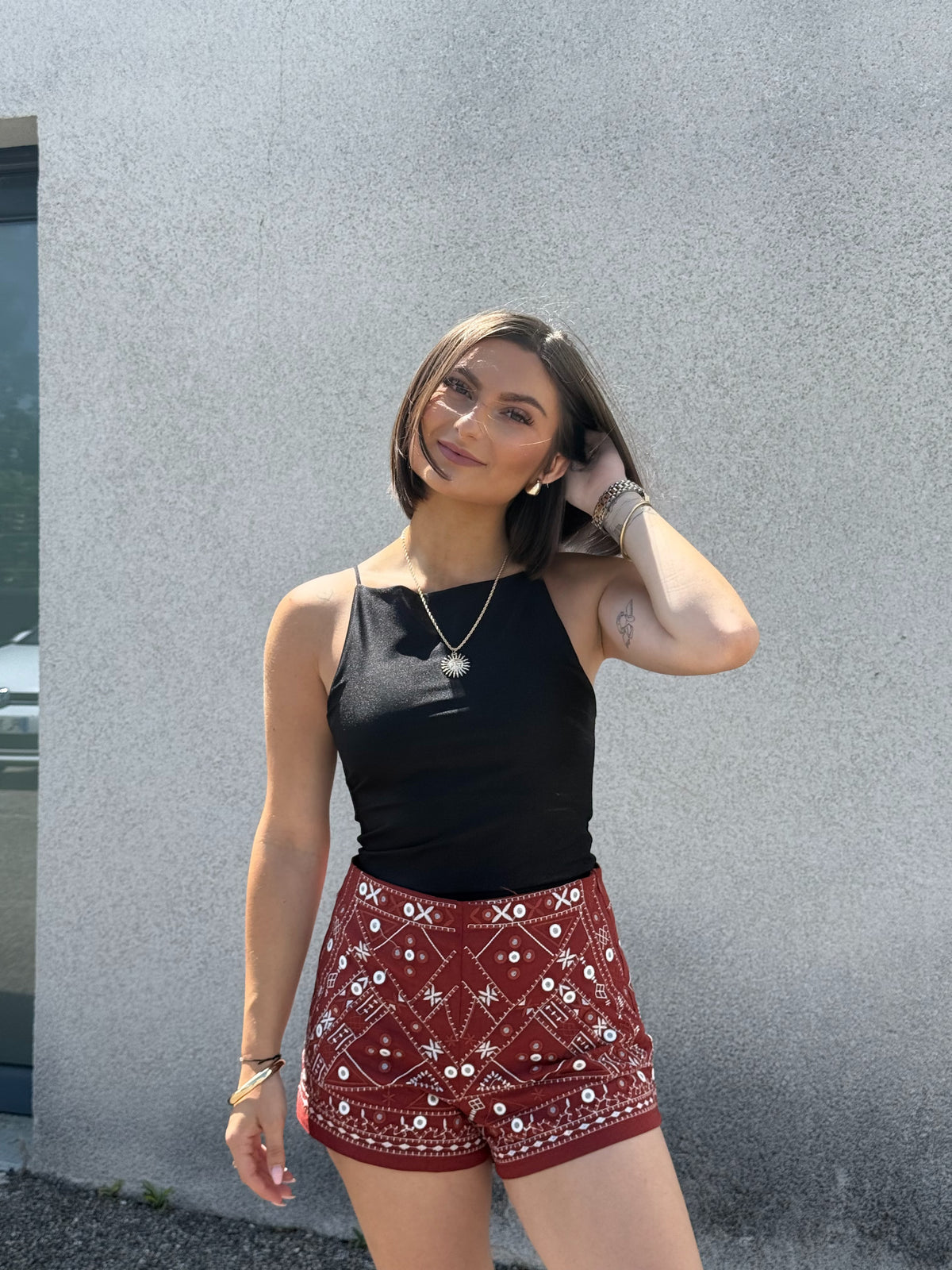 Short brodé
