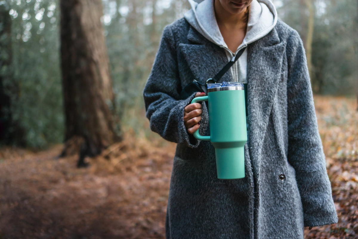 SoleCup XL - Tasse de voyage de 30 oz avec poignée, couvercle et deux pailles